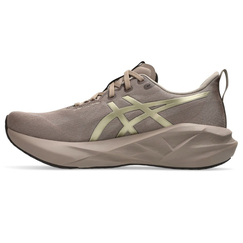 Asics NovaBlast 5 Luxe - Dourado/Marrom