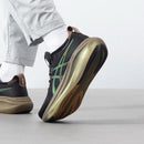 Asics Gel - Nimbus 27 Platinum - Preto/Dourado